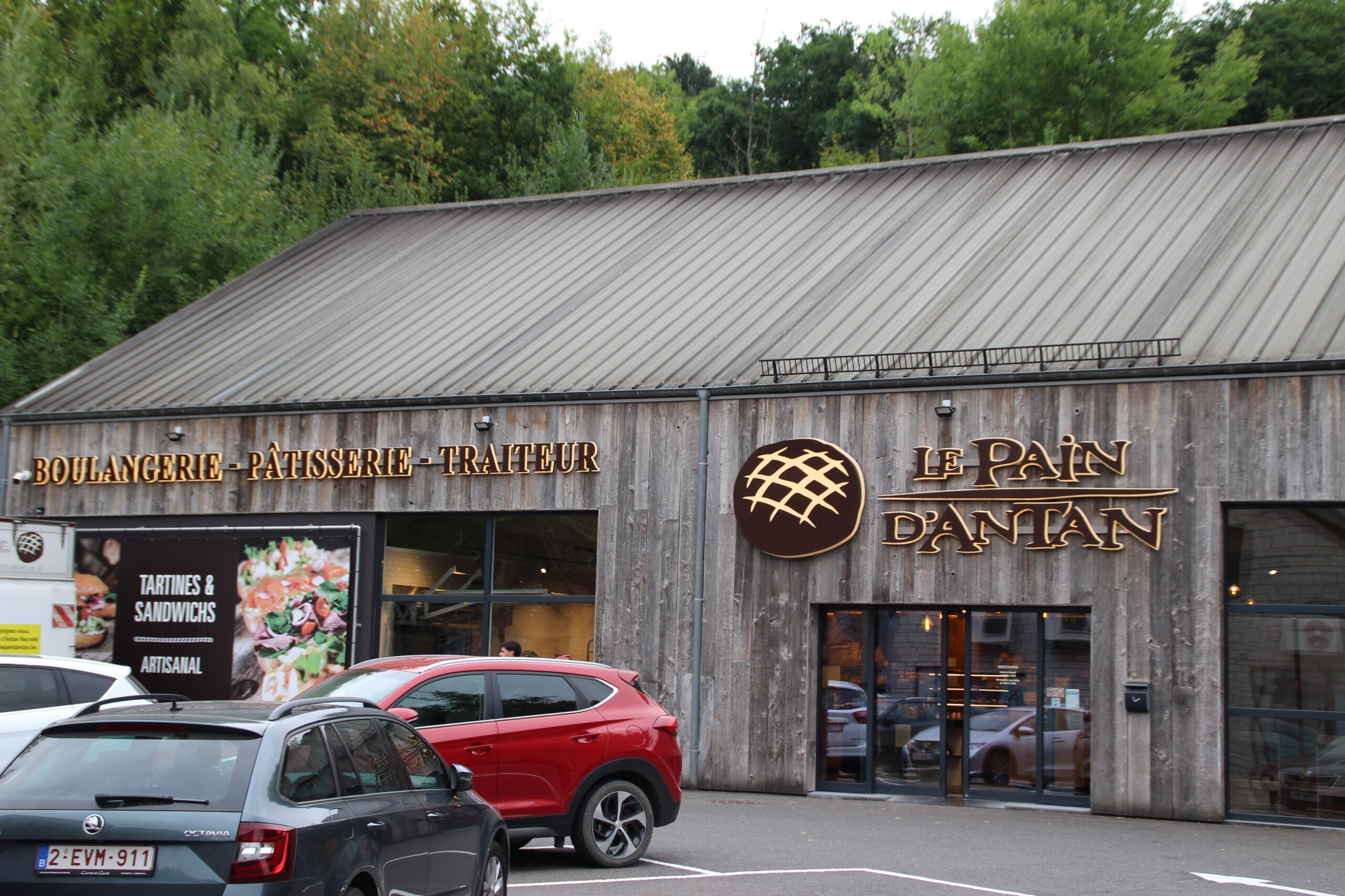 Le Pain d’Antan Remouchamps bakery exterior in Aywaille, artisanal Belgian bakery with parking and fresh bread offerings