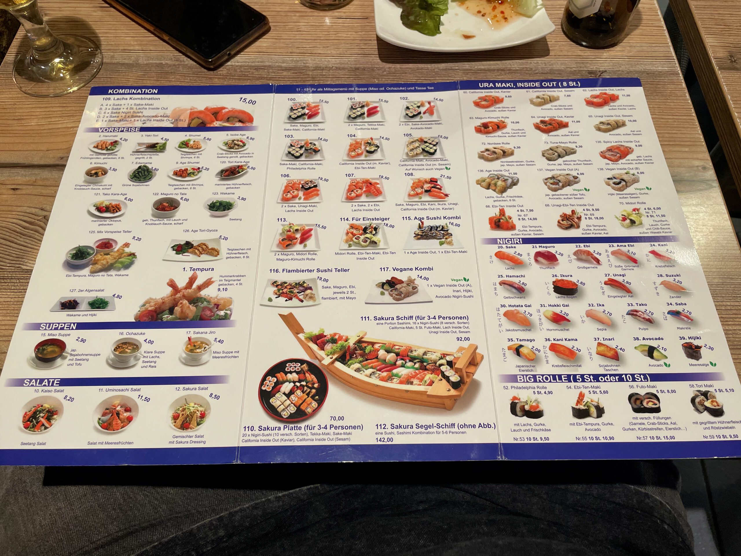 Lachs Räucherei Wortberg Sakura Sushi Wuppertal menu overview with sushi combinations ura maki nigiri and shared sushi platters