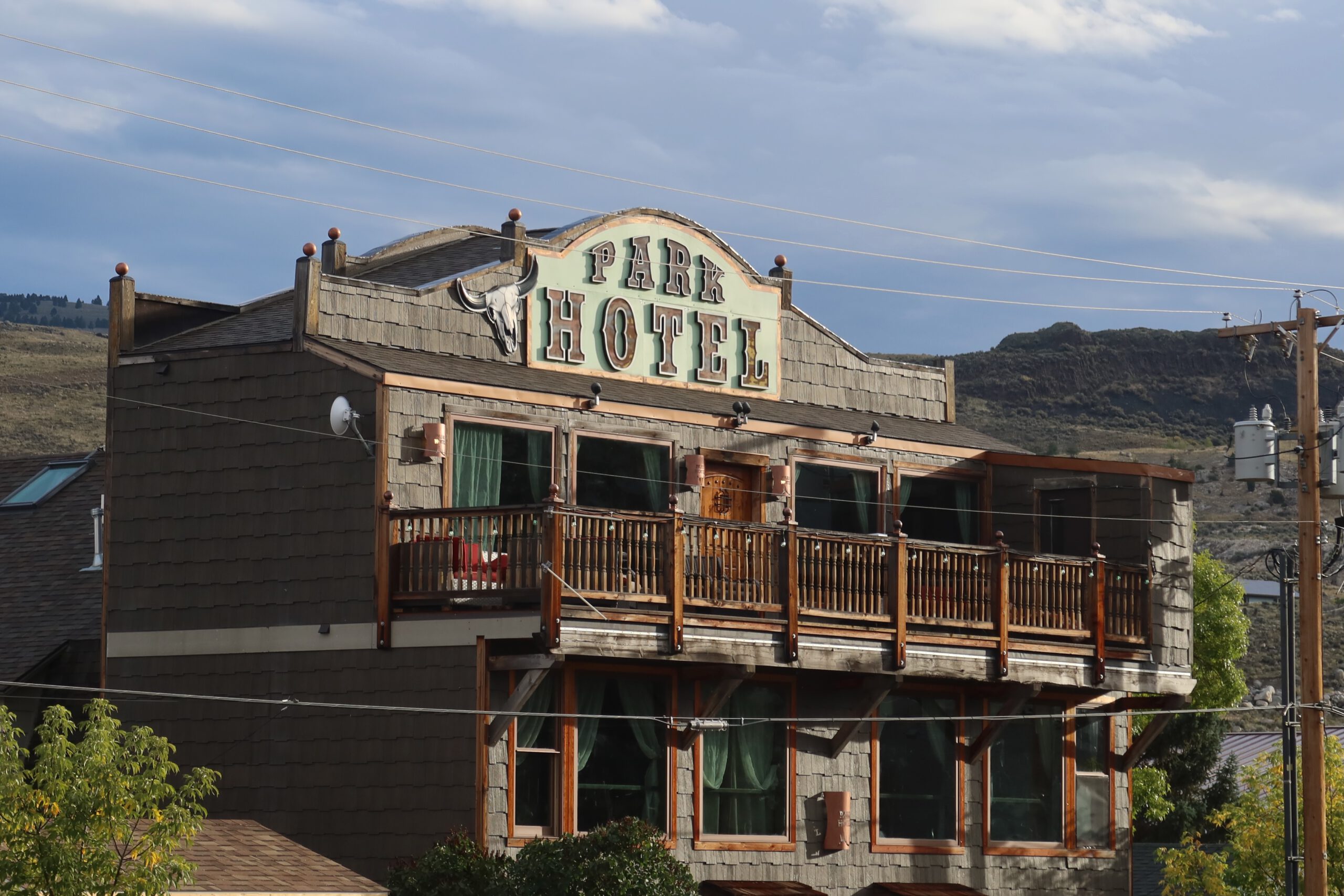 Park Hotel Yellowstone in Gardiner, Montana, western style hotel near the Yellowstone North Entrance, wooden facade with balcony and classic country architecture