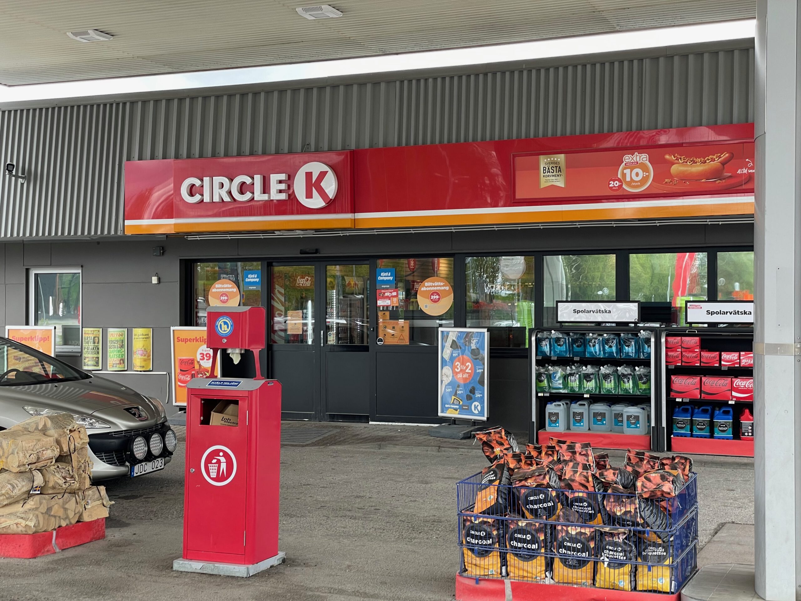Circle K Örnsköldsvik Vikingagatan storefront with main entrance, food offers, and road trip facilities in northern Sweden