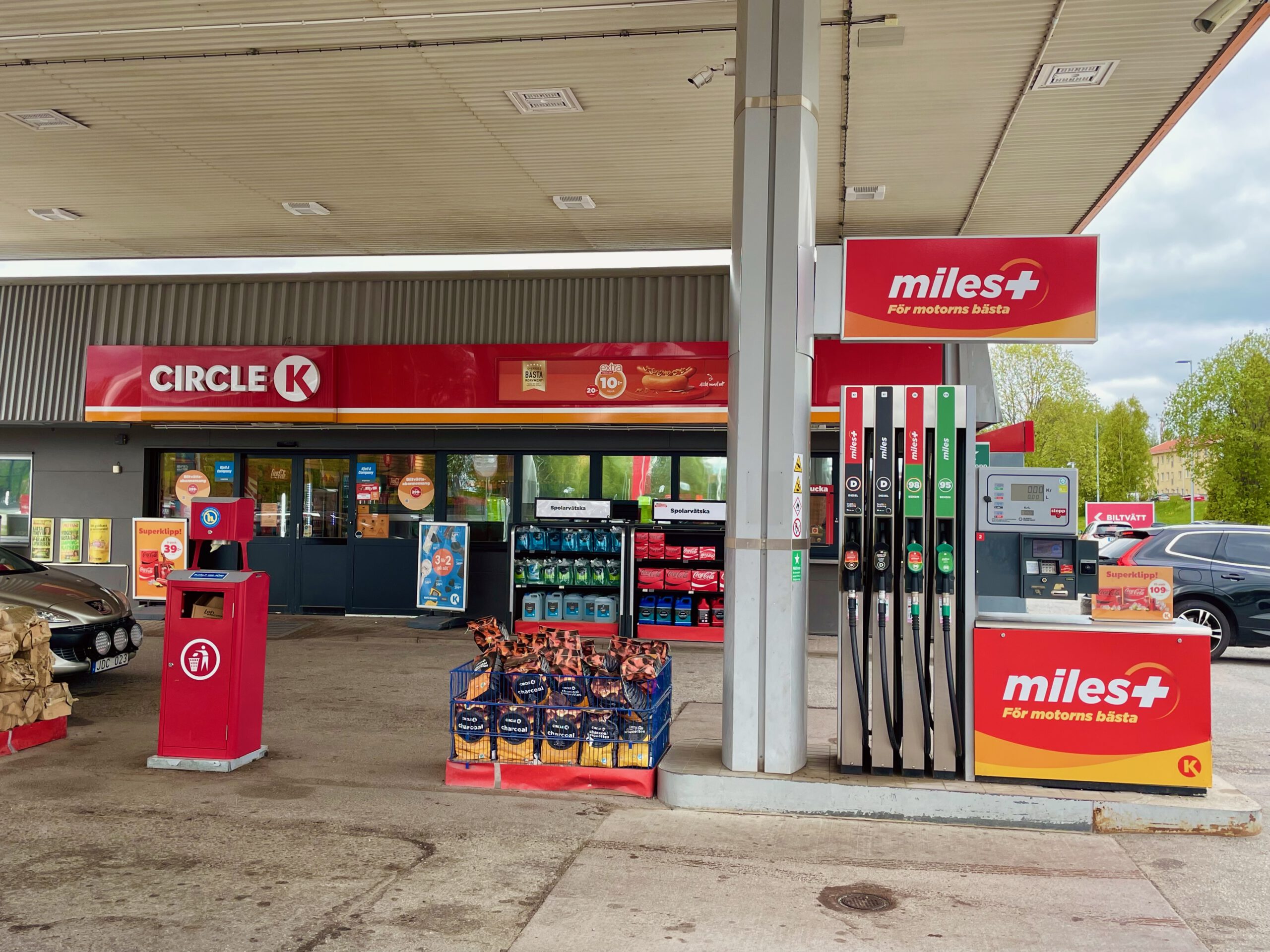 Circle K Örnsköldsvik Vikingagatan fuel station with multiple pumps, clear branding, and a clean forecourt during a Swedish road trip stop