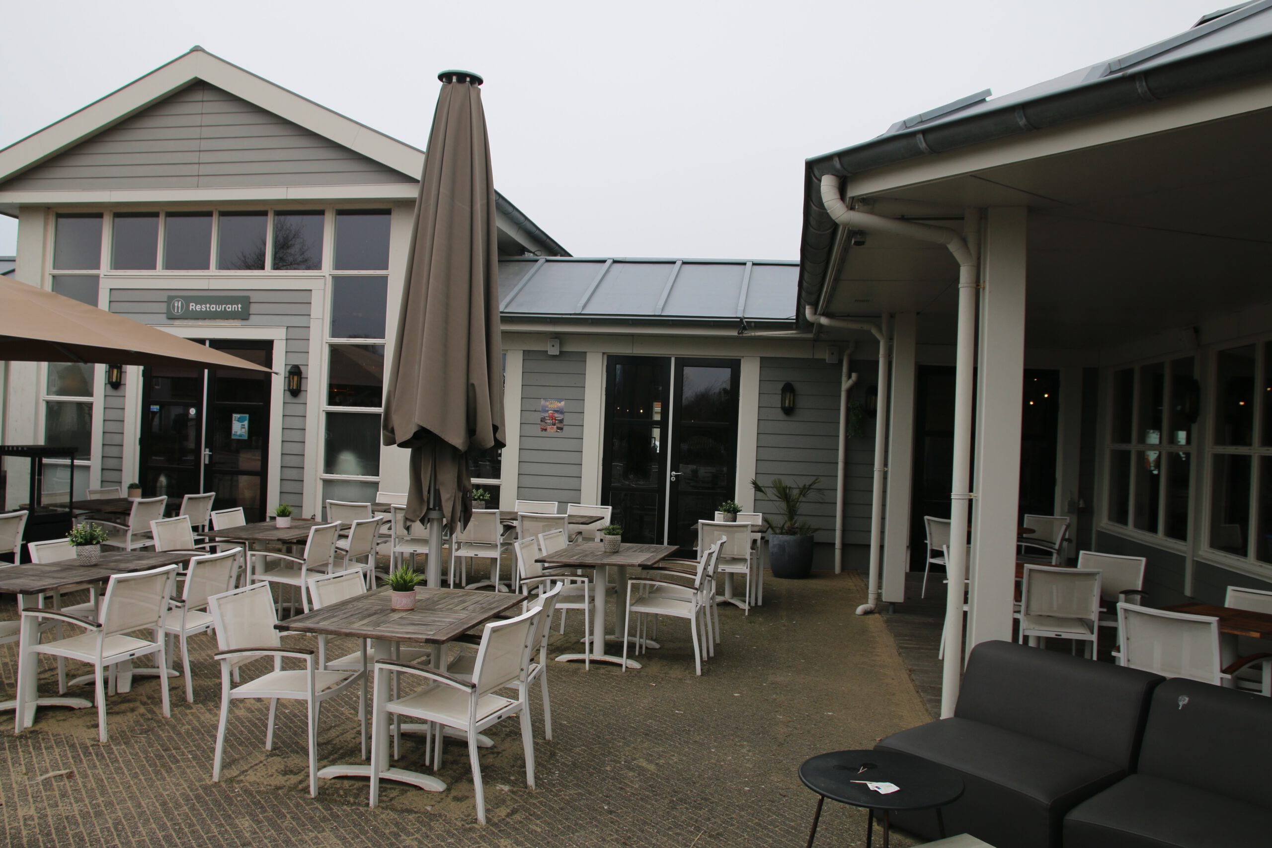 Landal Noordzee Résidence De Banjaard restaurant terrace at the Plaza in Kamperland, Zeeland, outdoor seating area near Banjaard Beach