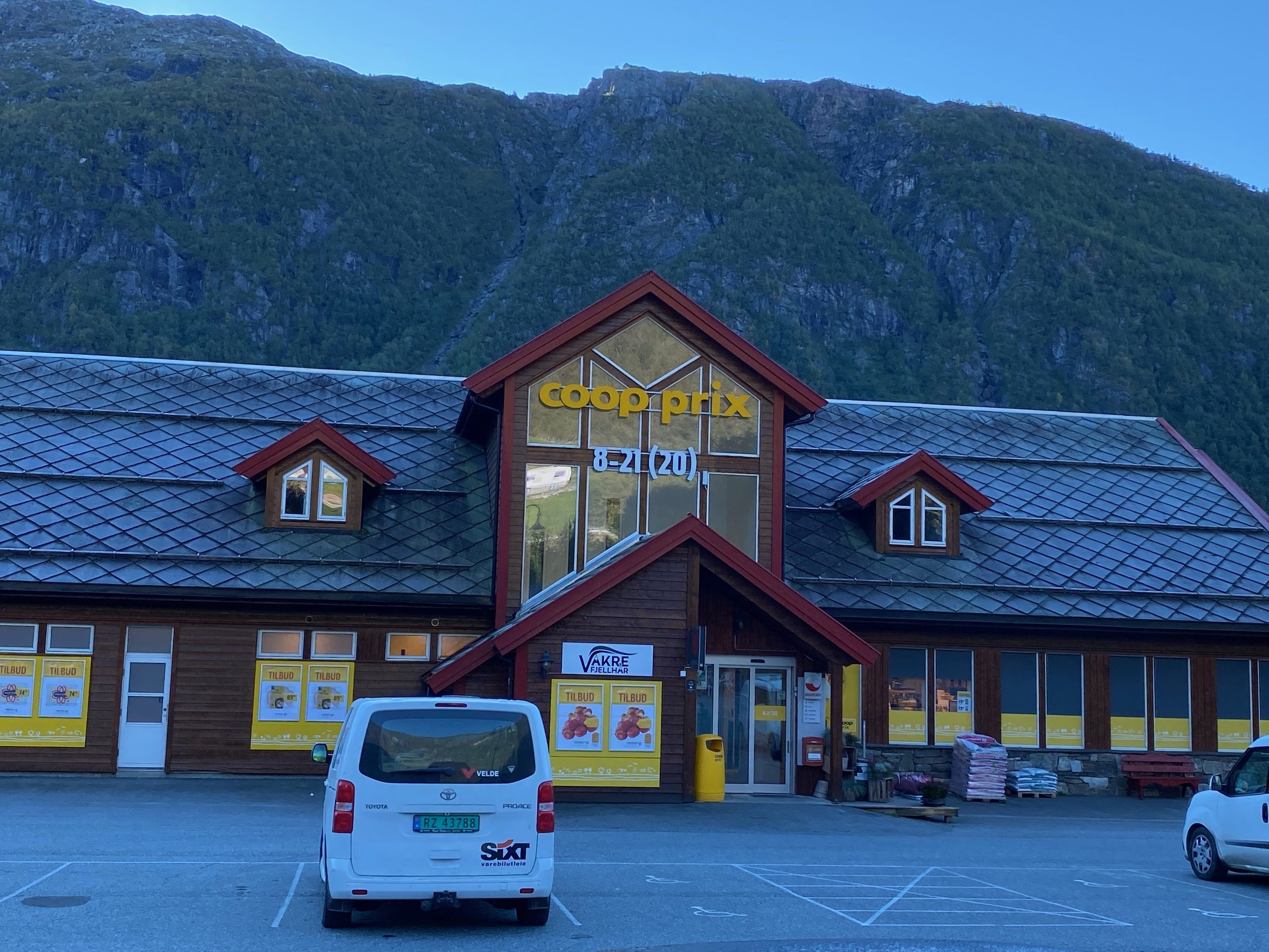 Coop Prix in Røldal near Seim Camping Røldal, a useful stop for groceries, barbecue food, plates, forks, and camping basics, with a Toyota Proace in front